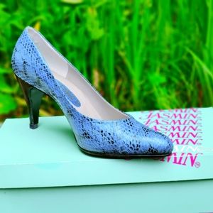 Vintage Jasmin Turquoise Snakeskin Heels with Black Accents